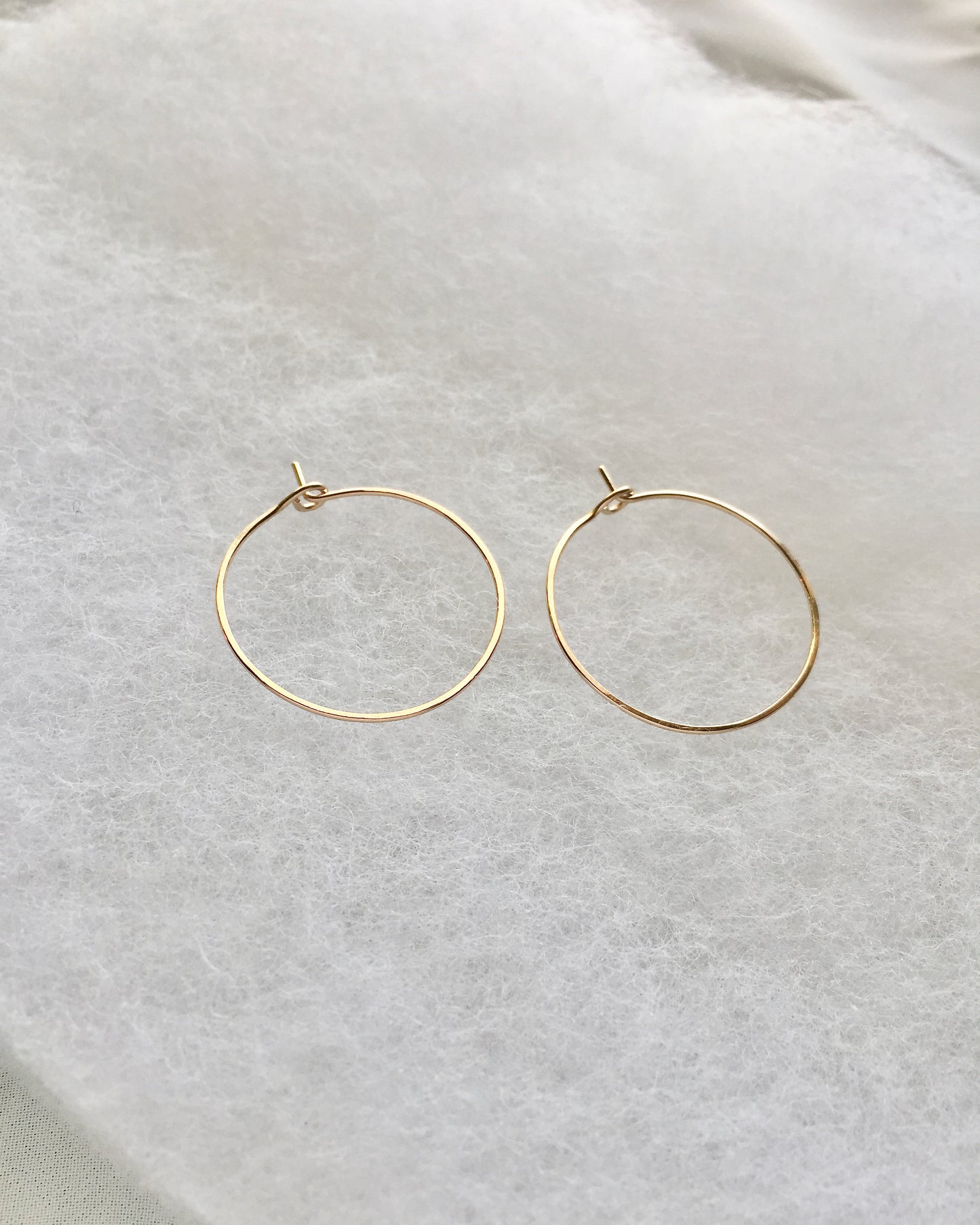Classic Hoop Earrings | Medium 1 Inch Hoop Earrings | IB Jewelry