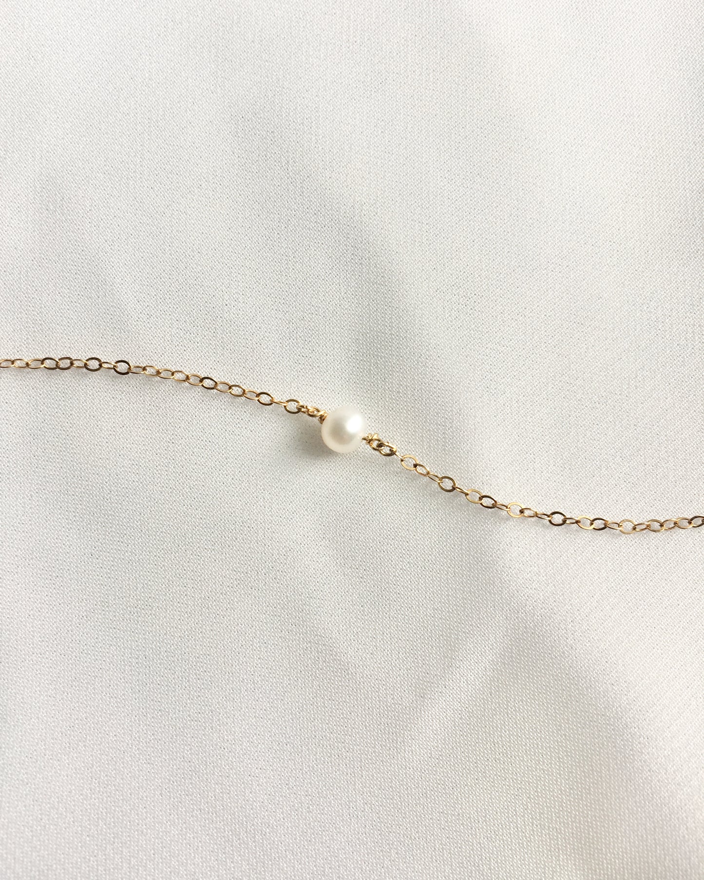 Single Pearl Bracelet For Mom In Gold Filled or Sterling Silver | Meaningful Jewelry For Mom | IB Jewelry