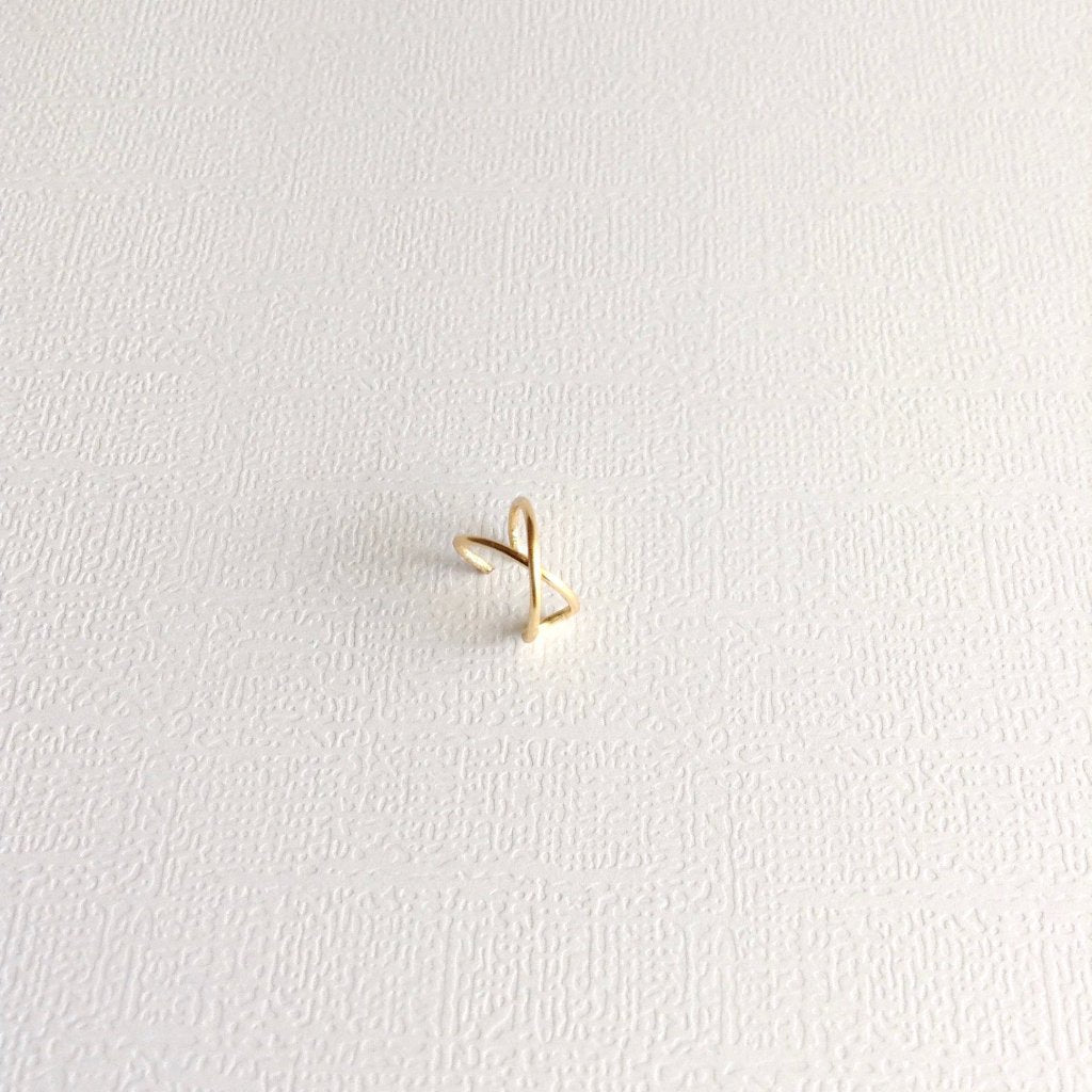 Fake Conch Piercing | Criss Cross Conch Ear Cuff | Non Pierced Ear Cuff | IB Jewelry