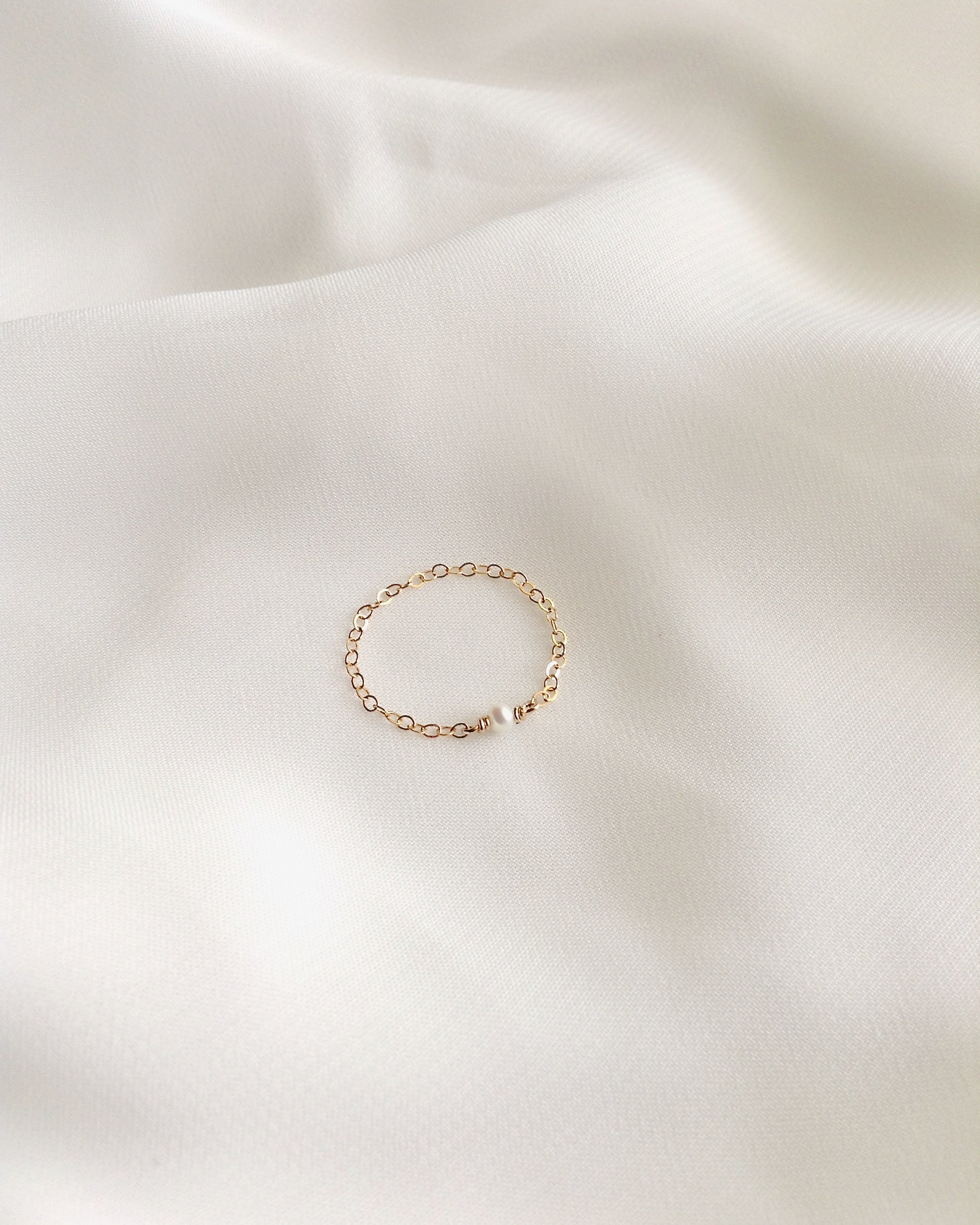 Delicate fashion chain ring