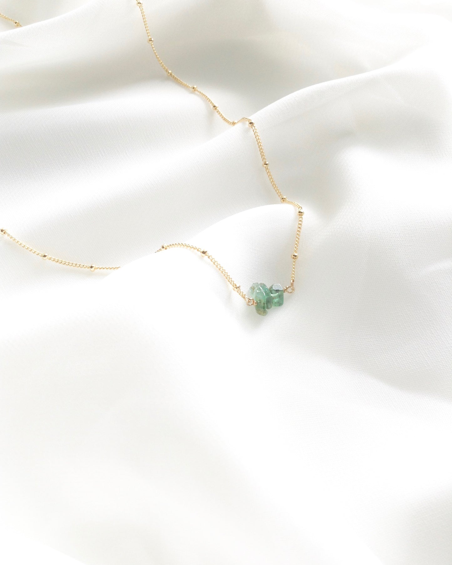 Delicate Raw Emerald Crystal Satellite Chain Necklace | IB Jewelry