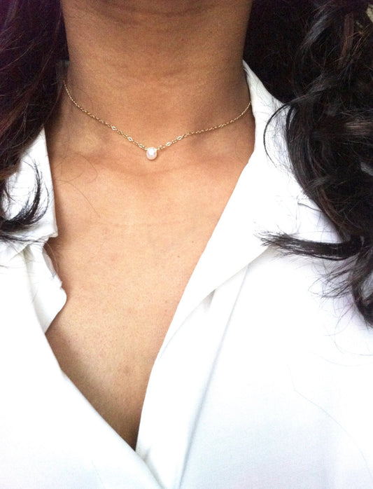 Small Delicate Single Pearl Choker Necklace | IB Jewelry